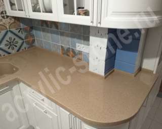 Фото Угловая столешница для кухни из искусственного камня с интегрированной мойкой SAMSUNG STARON и подоконником