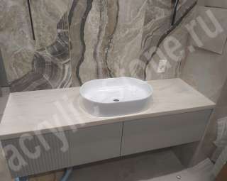 Фото Столешница  из искусственного камня Grandex с керамической накладной раковиной для ванной комнаты