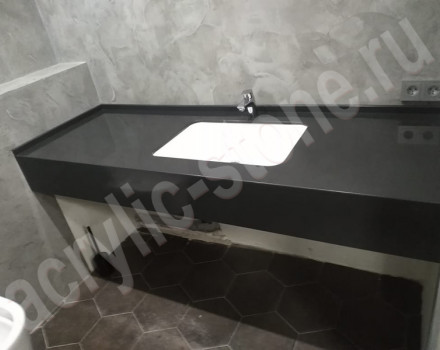 Умывальник  для ванной комнаты из искусственного камня LG HI-MACS  с керамической раковиной нижнего монтажа: фото