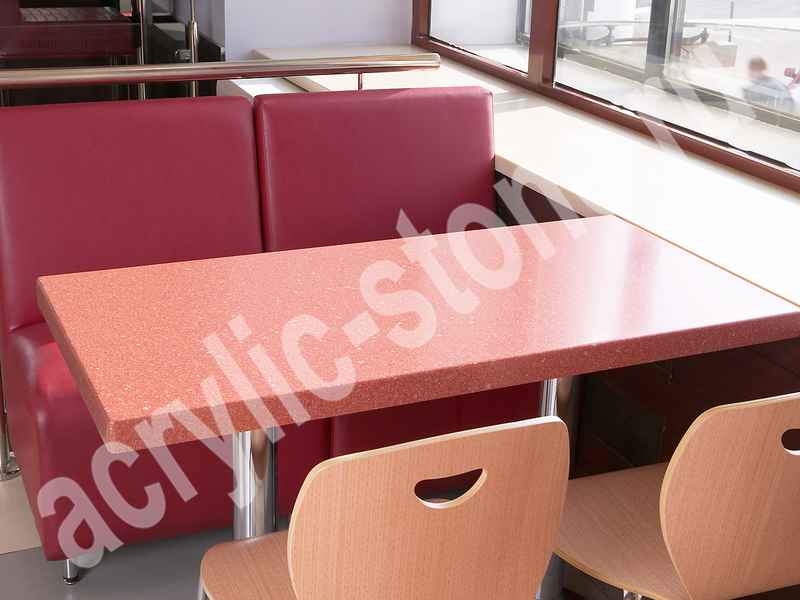 Столы из искусственного камня LG HI-MACS для сети ресторанов: фото