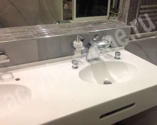 Фото Двухуровневая столешница для ванной из искусственного камня с интегрированными раковинами Hanex