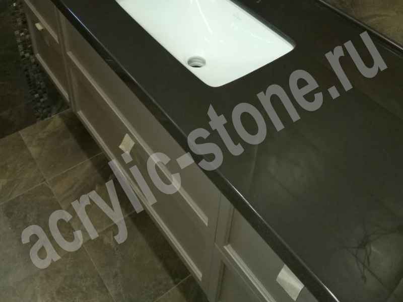 Столешница для ванной из искусственного камня с керамической раковиной LG HI-MACS: фото