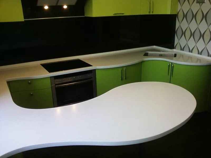 Эксклюзивная кухонная столешница с подсветкой: фото