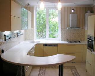 Фото Эксклюзивная кухня с белой столешницей