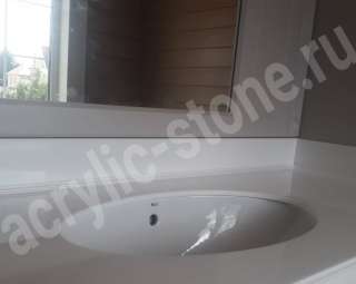 Фото Белая столешница для ванной комнаты с керамической раковиной с подклейкой