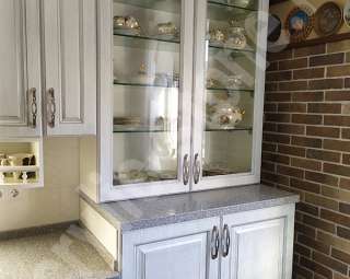 Фото Кухонная столешница из искусственного камня с подоконником