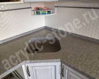 Фото Кухонная столешница из искусственного камня с подоконником