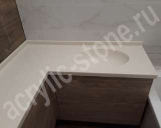 Фото Столешница угловая для ванной комнаты из искусственного камня с интегрированной раковиной