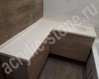 Фото Столешница угловая для ванной комнаты из искусственного камня с интегрированной раковиной