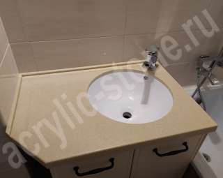 Фото Маленькая  столешница для ванной комнаты из искусственного камня с керамической раковиной SAMSUNG STARON