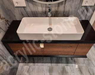 Фото Черная глянцевая столешница для ванной комнаты из искусственного камня Grandex с накладной раковиной