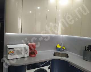 Фото Радиусная столешница и стеновая панель для кухни из искусственного камня  LG HI-MACS